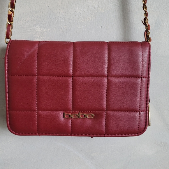 Bebe Chica Flap Crossbody Burgundy Gold Chain Strap Quilted Puffer Vegan Leather - Picture 2 of 13